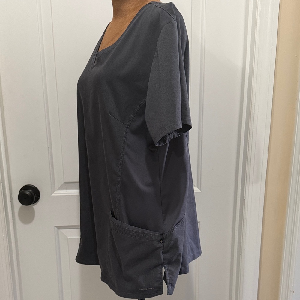 Healing Hands Charcoal V-Neck Short Sleeve Scrub Top - Picture 3 of 4